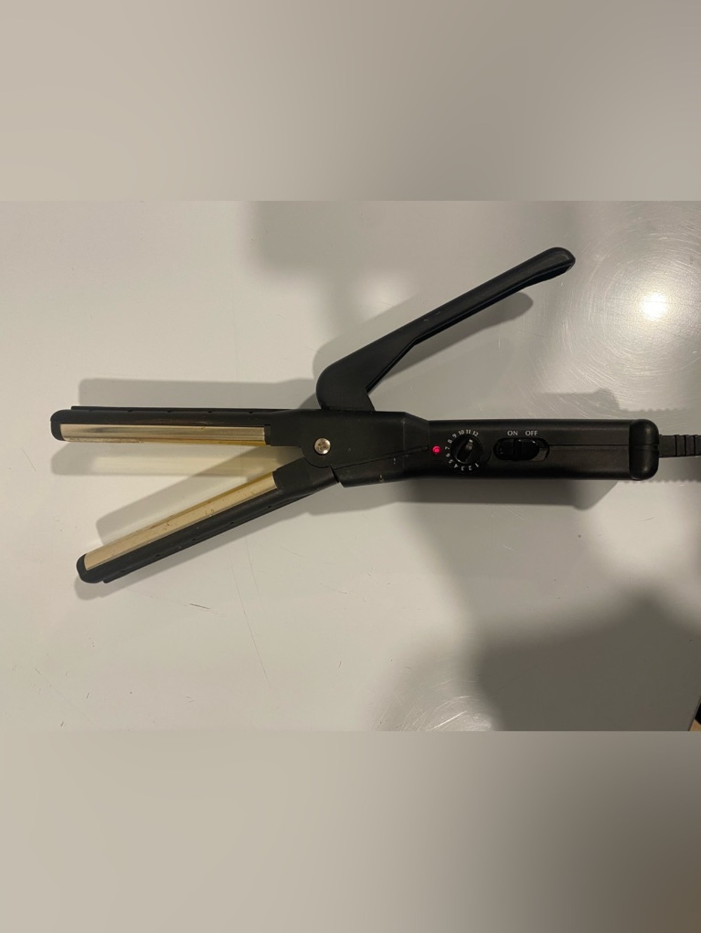 Wigo Europe Black Hair Straightener with Gold Plates